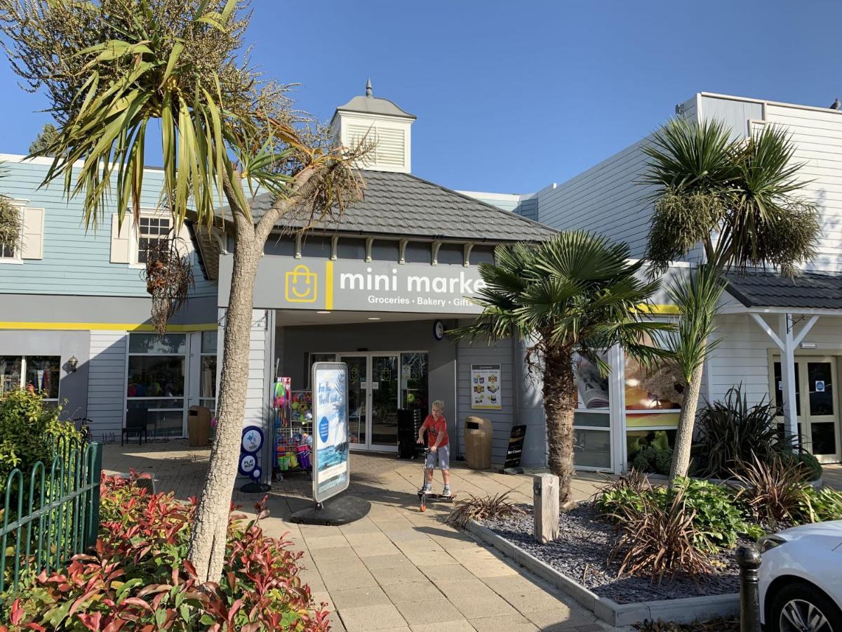 Club Tropicana Poole Exterior foto